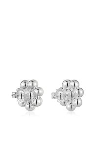 Pendientes de plata en forma de flores, con bolas metálicas redondeadas. La superficie es brillante y tiene una textura suave, con cierres transparentes.