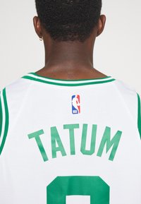 Nike Performance BOSTON CELTICS JAYLEN BROWN  - Klub merchandise - white