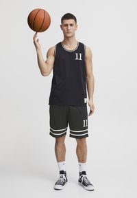 11 Project PRZAINE REGULAR FIT - Shorts - true black