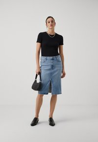 GAP MOD CROP TEE - T-shirt imprimé - black