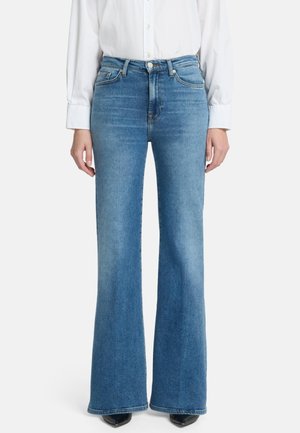 MODERN DOJO TAILORLESS - Flared jeans - mid blue