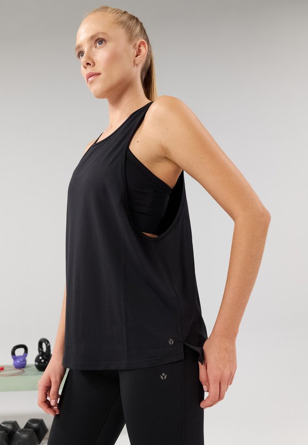 ESSENTIAL SPORTS VEST - Top