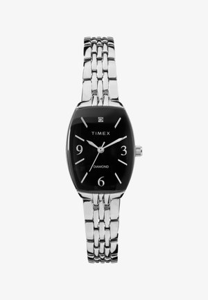 Dámske strieborné kovové náramkové hodinky Timex s čiernym obdĺžnikovým ciferníkom, striebornými hodinovými značkami a diamantovým detailom na 12. hodine.