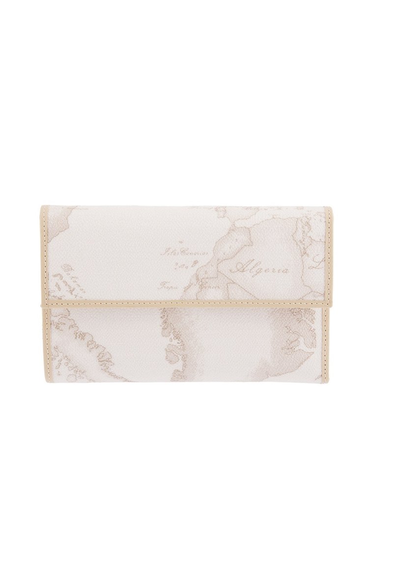 Portafoglio bianco con un design a mappa in marrone chiaro. Presenta una patta pieghevole e dettagli di cucitura lungo i bordi. Materiale dalla texture liscia.