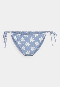 Parte de baixo de bikini azul com padrão floral branco e bolinhas, apresentando laços laterais ajustáveis e um tecido texturizado.