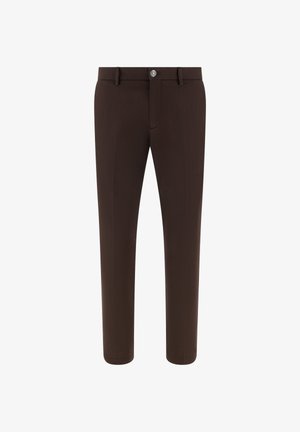 Dunkelbraune, maßgeschneiderte Herrenhose mit Gürtelschlaufen, Frontknopf und Reißverschluss, auf weißem Hintergrund dargestellt.