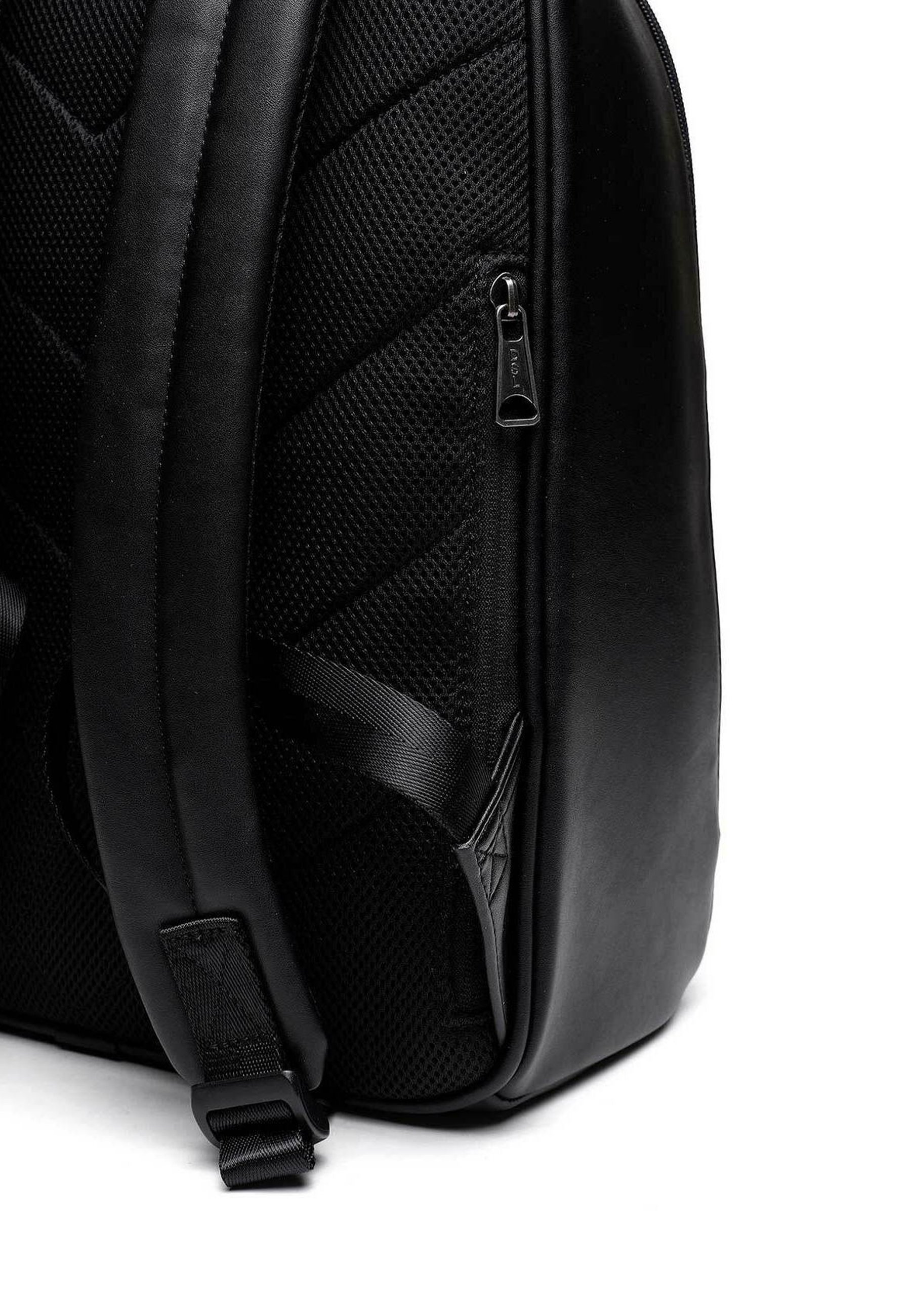Diesel PRESENTA UNA FORMA REDONDEADA Y UN LOGOTIPO OVALA - Zaino -  black/nero - Zalando