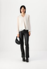 ONLY ONLIVY V NECK - Camicetta - whitecap gray