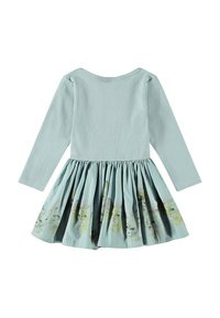 Långärmad klänning med en ljusblå ribbad överdel och en skaterstilkjol som har färgglada kattillustrationer på mjukt tyg.