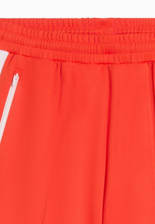 PUMA T7 RELAXED PINTUCK SHORTS 4’ - Tracksuit bottoms - red flash — photo 6