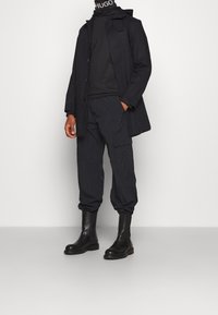 HUGO Felpa con cappuccio - black