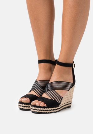 Tamaris Plateausandalette - black