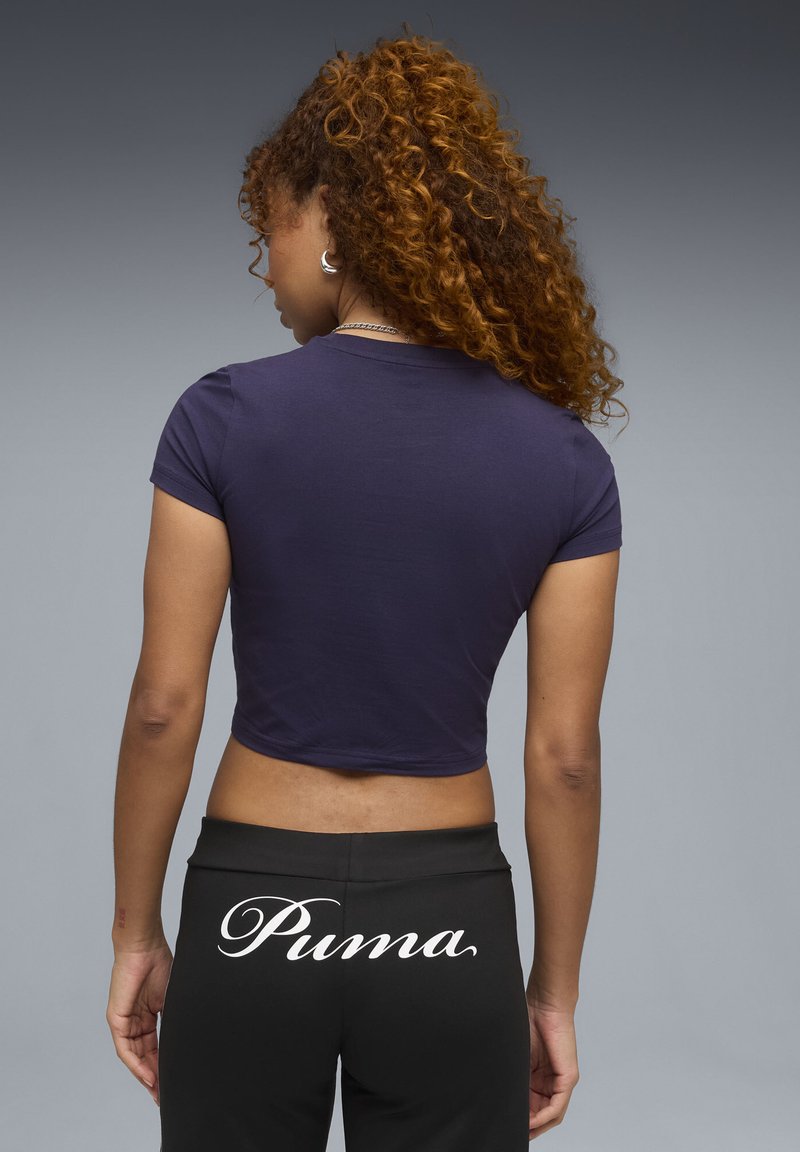 Puma WARDROBE ESS - Jednoduché tričko - deep plum