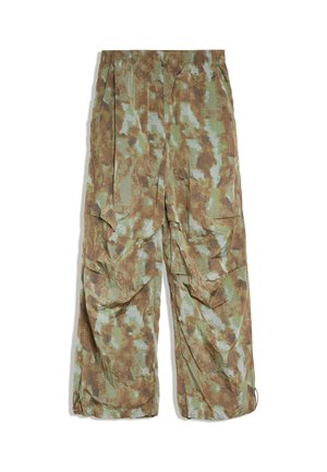 Bershka, TECHNICAL PARACHUTE PRINT - TROUSERS - Pantalon classique - brown