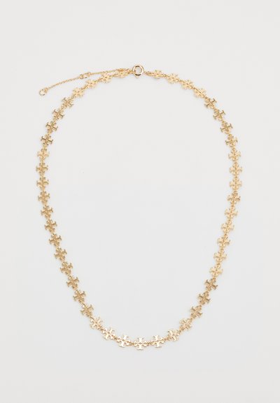 Collier en or avec des designs de pièces de puzzle entrelacées, surface lisse, chaîne délicate et fermoir en forme de homard avec longueur ajustable.