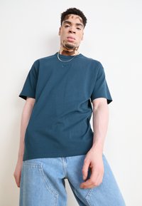 Nike Sportswear TEE - Pamata T-krekls - armory navy