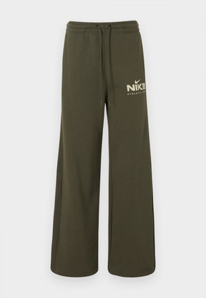 Ελαστικό παντελόνι τύπου φαρδιάς παντελόνιας σε ελιά πράσινο, με ελαστική μέση και κορδόνια, με λευκό λογότυπο "Nike Athletic Club" στο αριστερό μηρό.