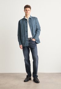 Barbour DEWSBURY GARMENT DYED OVERSHIRT - Könnyű dzseki - dark slate