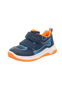 Námořnické modré sportovní boty s oranžovými akcenty, suchými zipy a texturovaným syntetickým materiálem. Mají polstrovanou podrážku a lehký design.