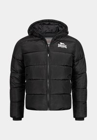 Czarna kurtka puchowa z kapturem. Posiada zamek błyskawiczny z przodu, pikowane panele oraz logo na lewej piersi. Gładki materiał o błyszczącym wykończeniu.