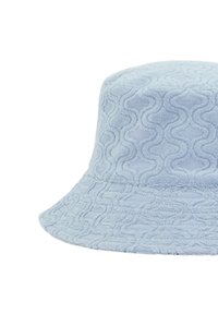 Ljusblå bucket hat i texturerad tyg med ett vågmönster, med en bred, nedåtlutande skärm och en mjuk finish.