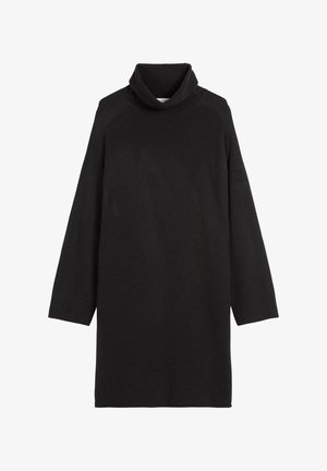 Czarna sukienka z golfem wykonana z dzianiny, z długimi rękawami i luźnym krojem. Prosty design z zagiętym kołnierzem, bez wzorów i akcentów.