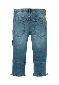 Hellblaue Denim-Hotpants mit einem ausgewaschenen Finish. Sie verfügen über zwei Gesäßtaschen, ein Etikett an der Taille und einen gesäumten Rand mit einem Kordelzug.