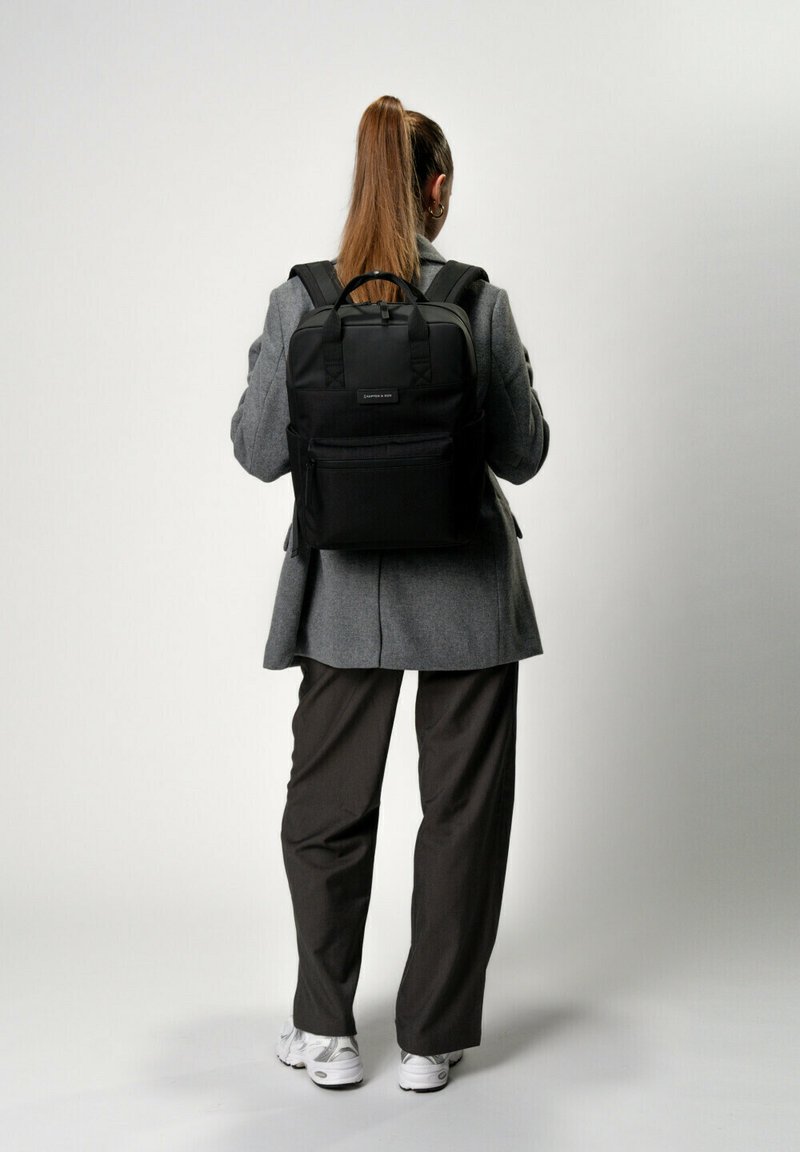 Kapten & Son - BERGEN PRO - Tagesrucksack - all black, Vergrößern