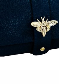 DrachenLeder TOSCANTO - Clutch - dunkelblau