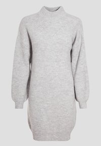 Robe-pull grise en tricot avec un col haut, de longues manches bouffantes et un motif texturé, avec un ourlet légèrement évasé.