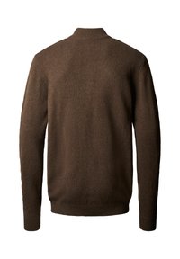 Suéter de punto marrón con mangas largas y cuello alto. Presenta una tela texturizada y un dobladillo acanalado para un ajuste entallado. Vista trasera mostrada.