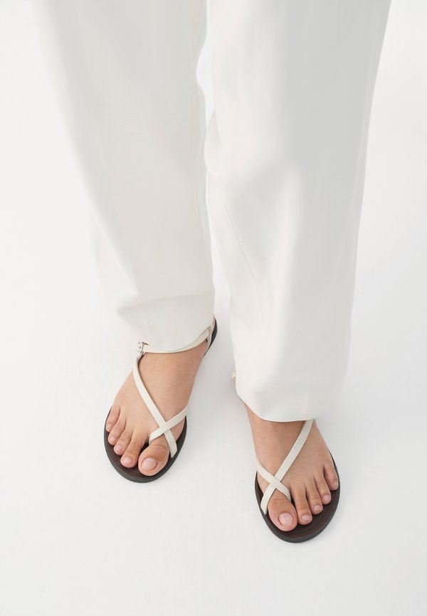 TIA - T-bar sandals4