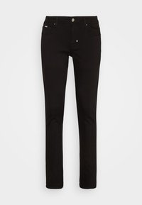 Jean slim noir avec poches avant, passants de ceinture et fermeture par bouton, présenté sur un fond blanc uni.