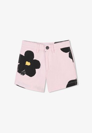 Pantaloni corti rosa in cotone con un ampio motivo floreale nero e un piccolo accento giallo. Presentano una chiusura con un singolo bottone e tasche anteriori.