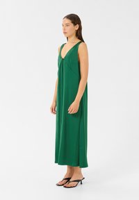 Gestuz Maxi šaty - posy green