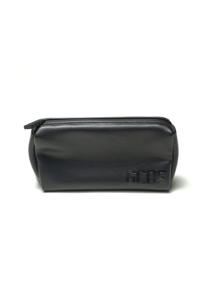 Etui de creion din piele neagră, cu închidere cu fermoar, având logo-urile în relief pe lateral. Textură netedă și formă rectangulară.