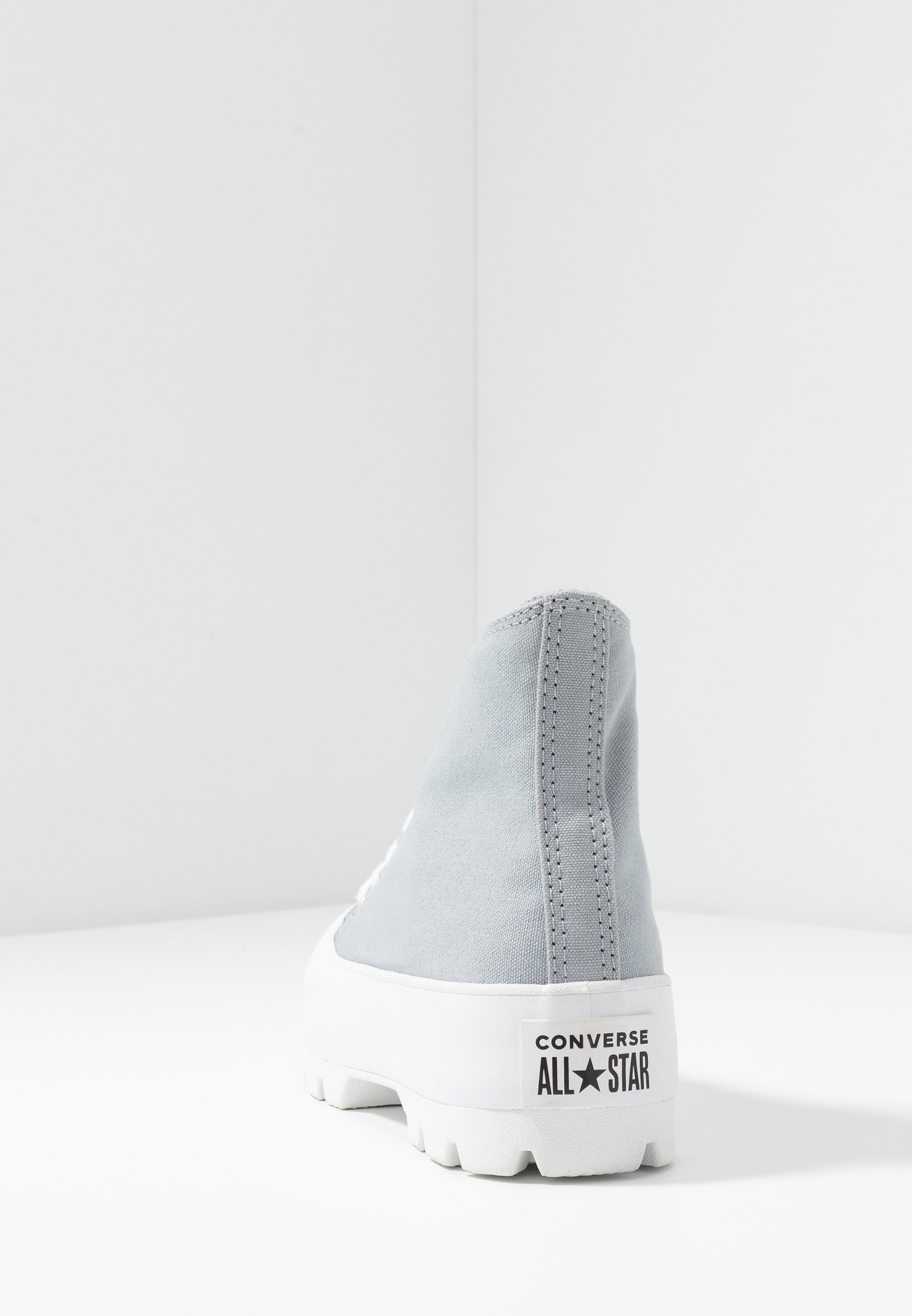 chuck taylor all star lugged seasonal