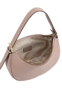 Sac en cuir rose pâle avec un design arrondi. Comprend une fermeture zippée, une poche intérieure et une doublure lisse. Bandoulière réglable.