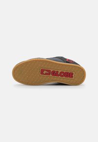Globe TILT - Sapatilhas de skate - black/grey/red