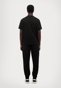 EA7 Emporio Armani Print T-shirt - black