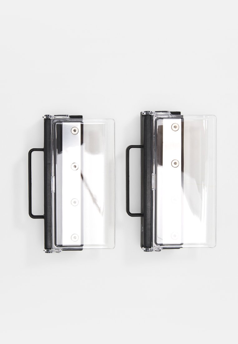 Transparente Acrylbehälter mit schwarzen Griffen; rechteckige Form mit metallischen Akzenten und sichtbarem Befestigungsmaterial. Zwei Teile abgebildet.