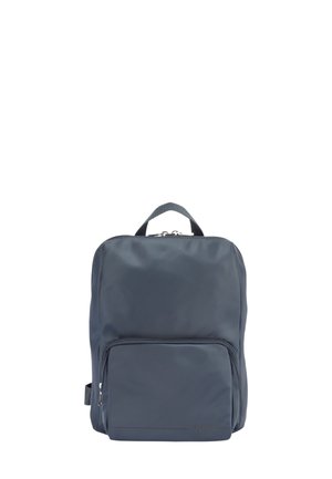 Zaino rettangolare di colore grigio scuro con tasca frontale con zip e manico superiore, mostrato su sfondo bianco.