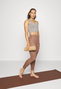 Athleta AURORA SEAMLESS CROP TANK - Top - tinsel purple