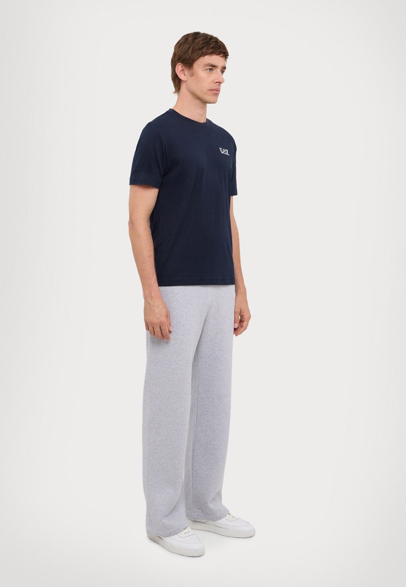 EA7 Emporio Armani Apdrukāts T-krekls - armani blue