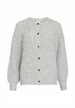 Světle šedý cardigan vyrobený z huňaté pleteniny, s kulatým výstřihem, dlouhými rukávy, šesti hnědými knoflíky a zkráceným spodním lemem.