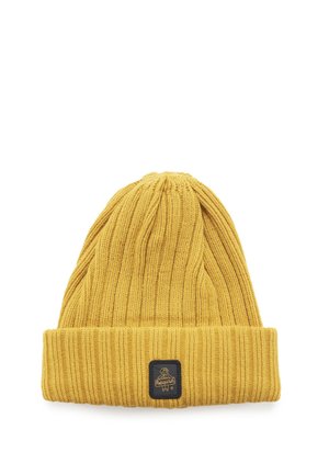 Bonnet en tricot côtelé jaune avec revers replié et petit patch noir portant un logo chien au centre devant.