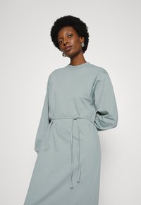 Another-Label FJORDER DRESS - Vestido comprido - grey green