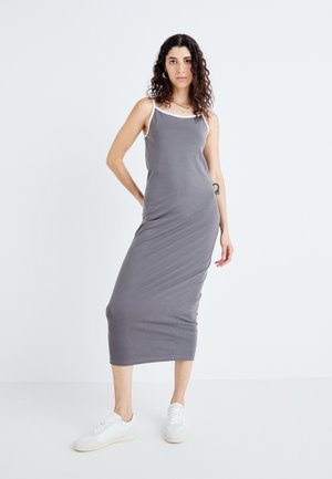 NMKARIN SINGLET CONTRAST ANKLE DRESS - Vestido ligero - charcoal gray/white