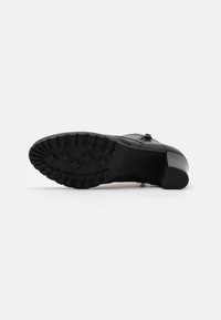 Caprice Botines bajos - black