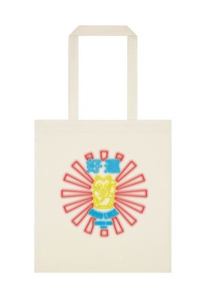 Torba tote z płótna w kolorze kremowym, z żółtym maneki-neko, niebieskim tekstem i czerwonym wzorem promieni słonecznych. Solidne płaskie uchwyty do noszenia.